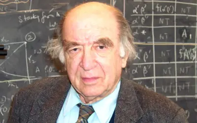 Profesor z tablicą pełną wzorów, jak wielu polskich noblistów, poświęcił życie nauce.